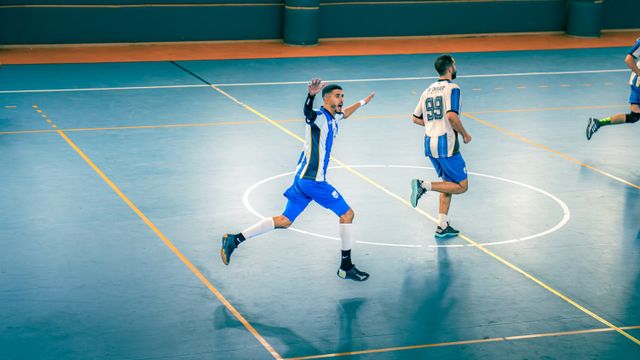 the-evolution-of-competitive-sports-how-rivalries-shape-the-game